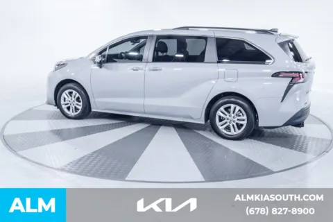 More photos of 2023 Toyota Sienna XSE at ALM Kia South, GA