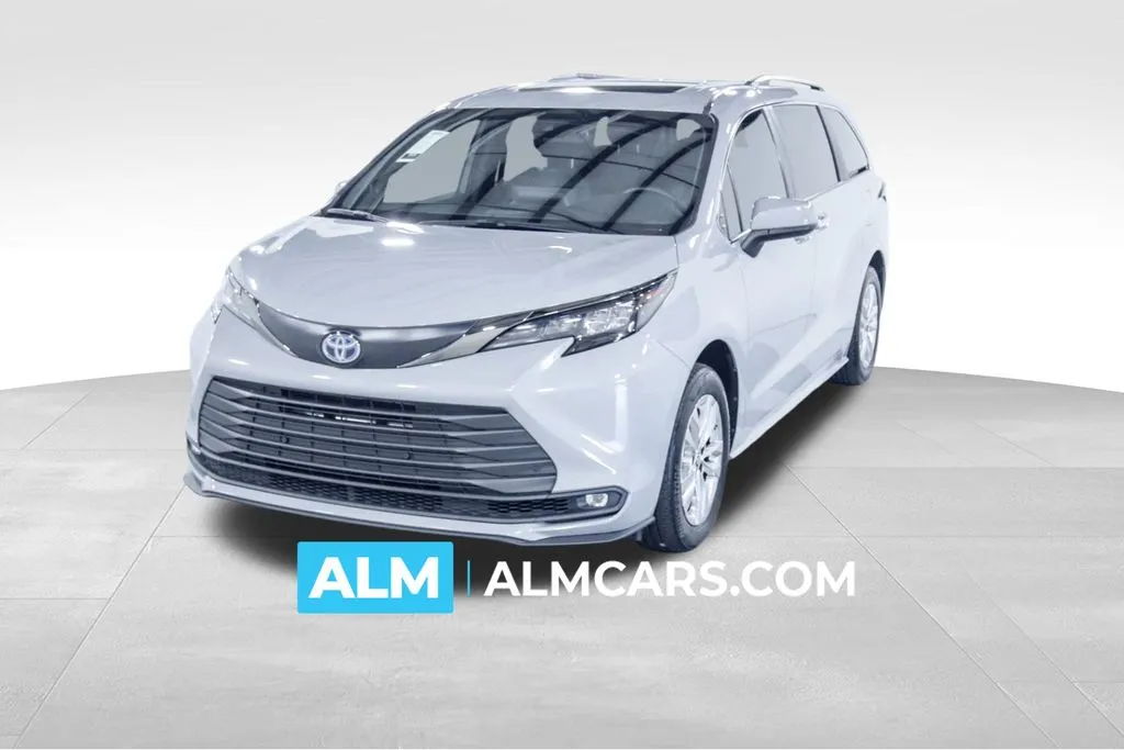 Gray 2023 Toyota Sienna XLE for sale in Union City, GA