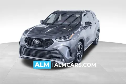 Gray 2022 Toyota Highlander XSE for sale in Union City, GA