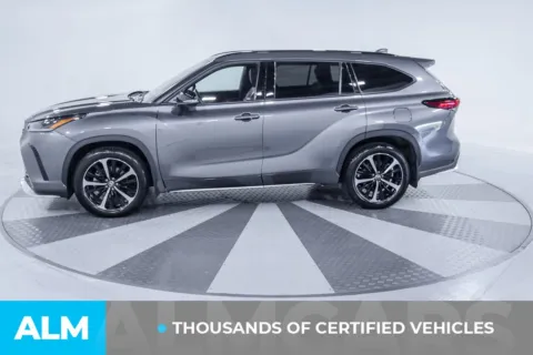 More photos of 2022 Toyota Highlander XSE at ALM Kia South, GA