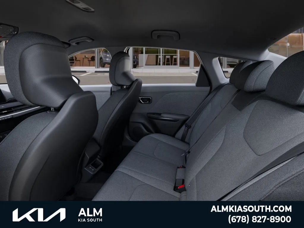 2025 Kia K4 LXS - Photo 18
