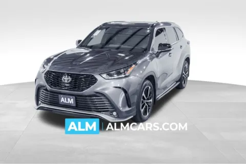 Gray 2022 Toyota Highlander XSE for sale in Union City, GA