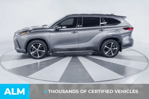 More photos of 2022 Toyota Highlander XSE at ALM Kia South, GA
