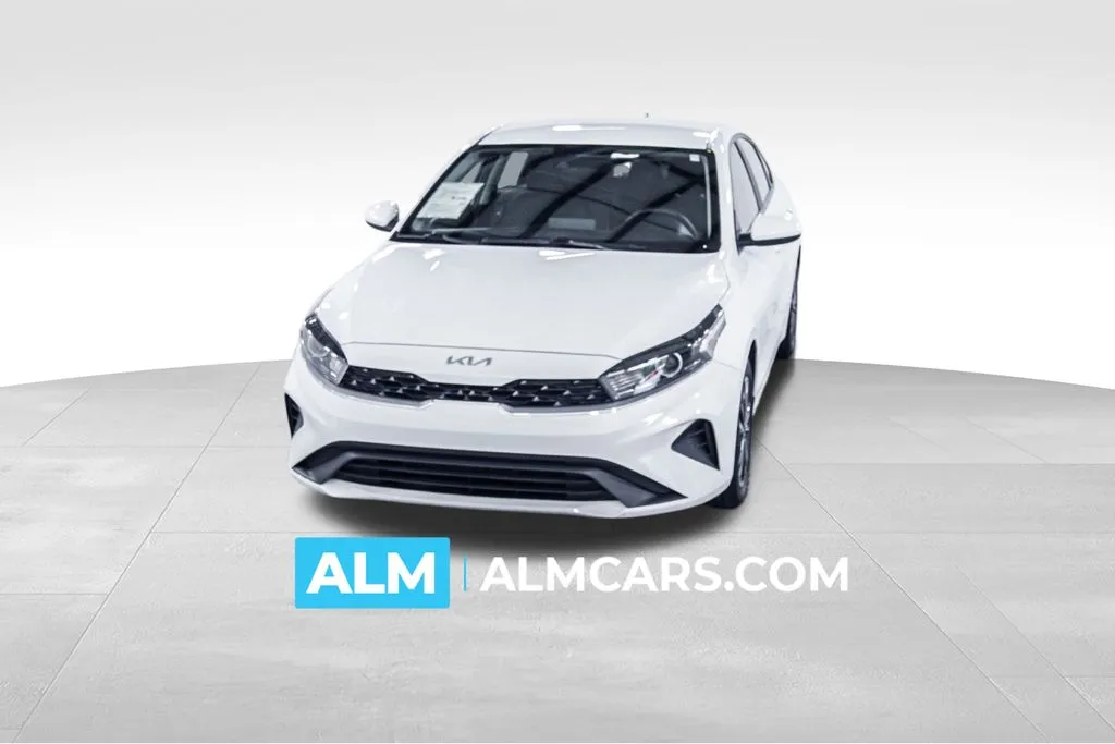 White 2024 Kia Forte LXS for sale in Union City, GA