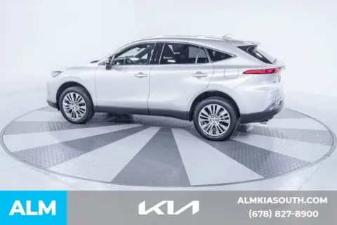 More photos of 2022 Toyota Venza XLE at ALM Kia South, GA