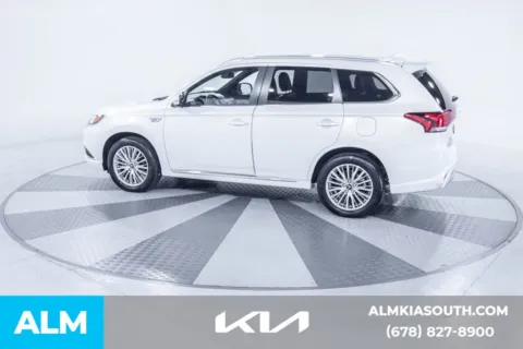 More photos of 2022 Mitsubishi Outlander PHEV SEL at ALM Kia South, GA