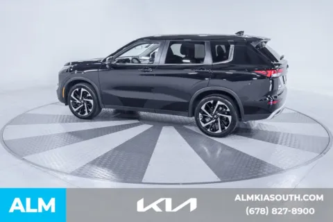 More photos of 2024 Mitsubishi Outlander SE at ALM Kia South, GA