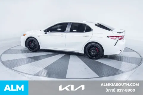 More photos of 2020 Toyota Camry SE at ALM Kia South, GA