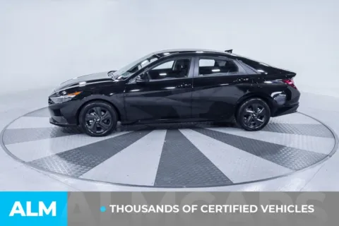 More photos of 2022 Hyundai Elantra SEL at ALM Kia South, GA