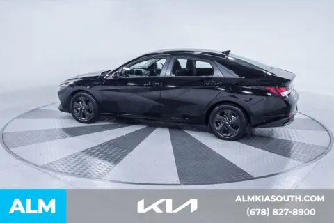 More photos of 2022 Hyundai Elantra SEL at ALM Kia South, GA