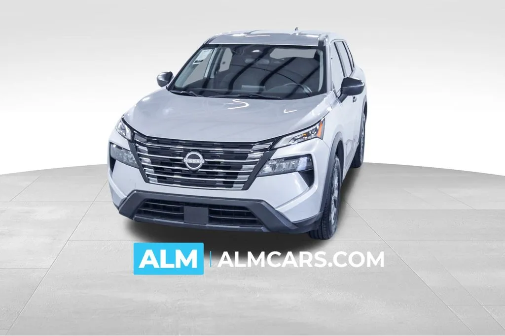 2024 Nissan Rogue S's photo