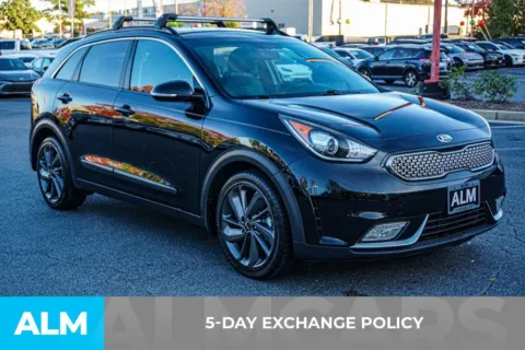 More photos of 2017 Kia Niro EX at ALM Kennesaw, GA
