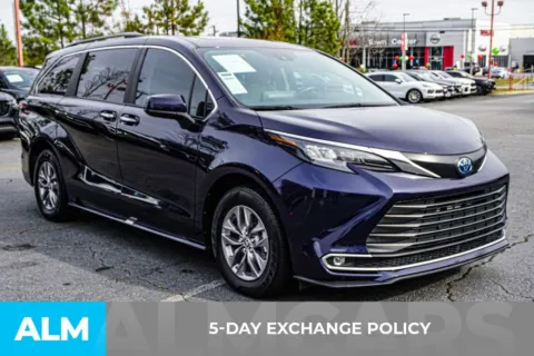 More photos of 2024 Toyota Sienna XLE at ALM Kennesaw, GA