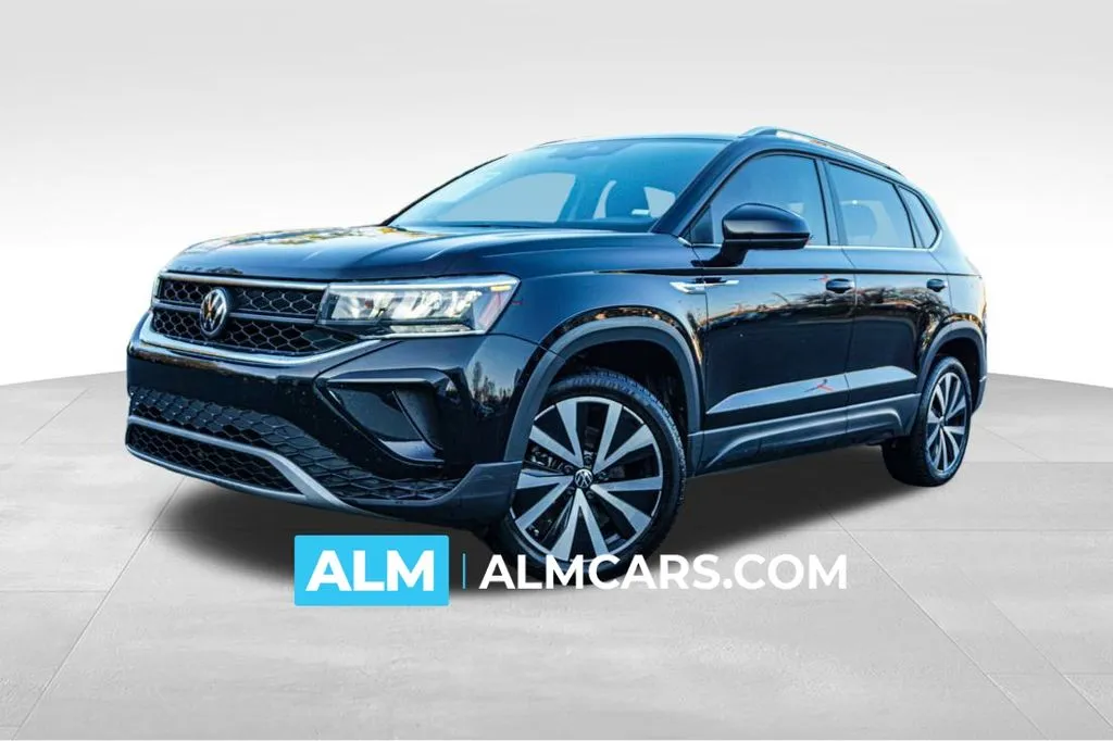 2024 Volkswagen Taos SE's photo