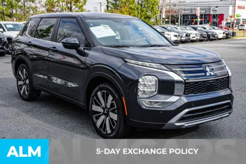 More photos of 2025 Mitsubishi Outlander SE at ALM Kennesaw, GA