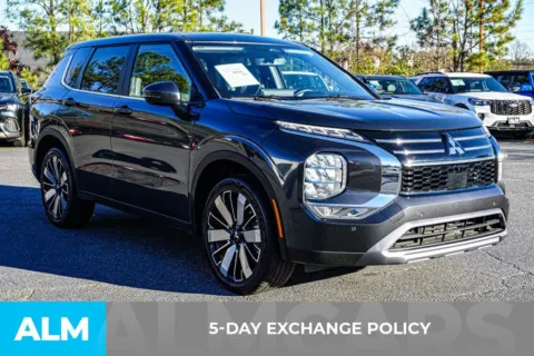 More photos of 2025 Mitsubishi Outlander SE at ALM Kennesaw, GA