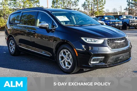 Another view of 2023 Chrysler Pacifica Limited for sale in Kennesaw, GA at ALM Kennesaw