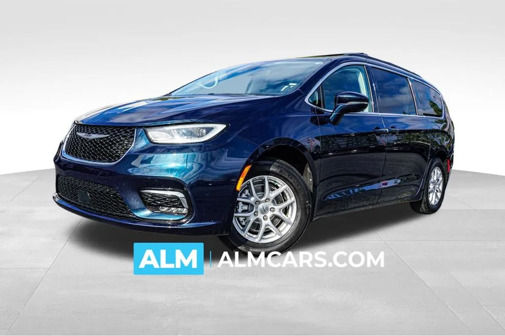 2022 Chrysler Pacifica Touring L's photo