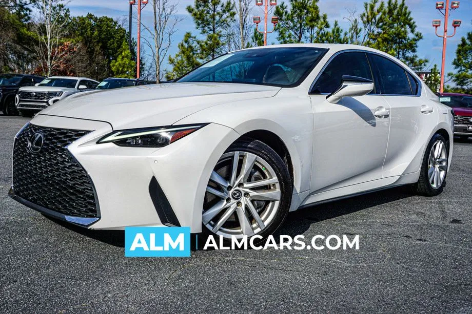 2021 Lexus IS 300's photo