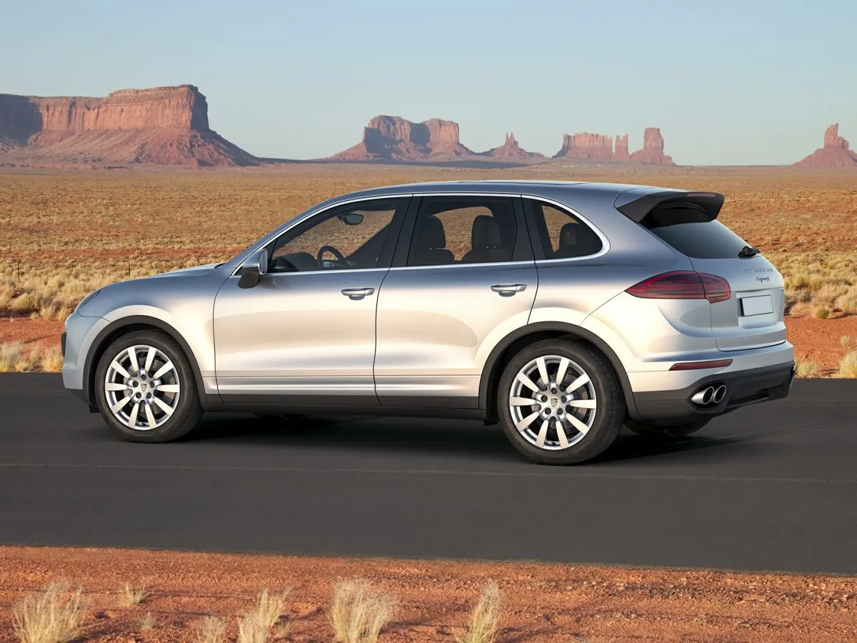 2016 Porsche Cayenne S's photo