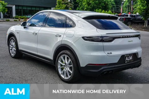 More photos of 2023 Porsche Cayenne E-Hybrid Coupe at ALM Kennesaw, GA