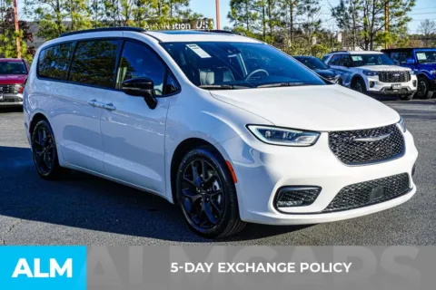 Another view of 2025 Chrysler Pacifica Limited for sale in Kennesaw, GA at ALM Kennesaw