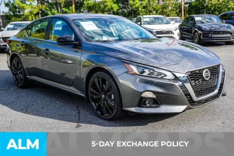 More photos of 2022 Nissan Altima 2.5 SR at ALM Kennesaw, GA