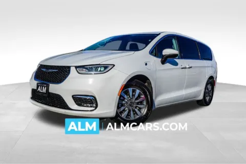 White 2023 Chrysler Pacifica Hybrid Touring L for sale in Kennesaw, GA