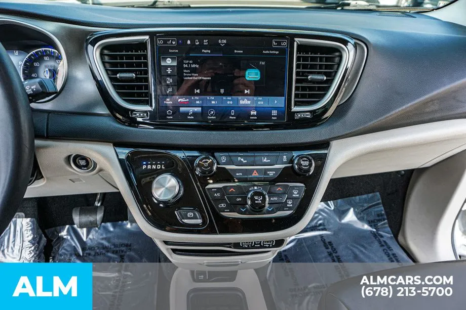 2024 Chrysler Pacifica Touring L - Photo 45