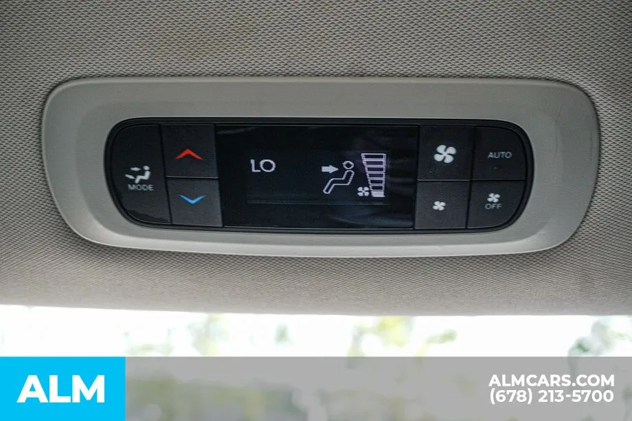 2024 Chrysler Pacifica Touring L - Photo 37