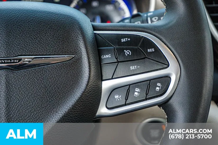 2024 Chrysler Pacifica Touring L - Photo 32