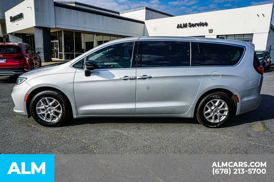 2024 Chrysler Pacifica Touring L - Photo 7