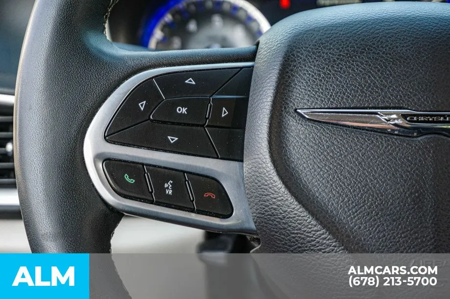 2024 Chrysler Pacifica Touring L - Photo 31