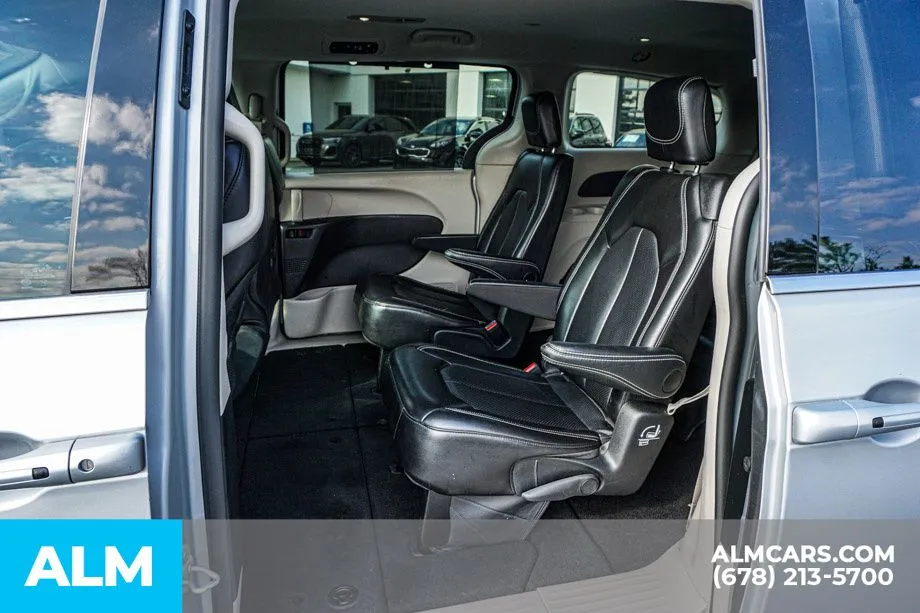 2024 Chrysler Pacifica Touring L - Photo 21