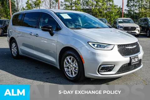 More photos of 2024 Chrysler Pacifica Touring L at ALM Kennesaw, GA