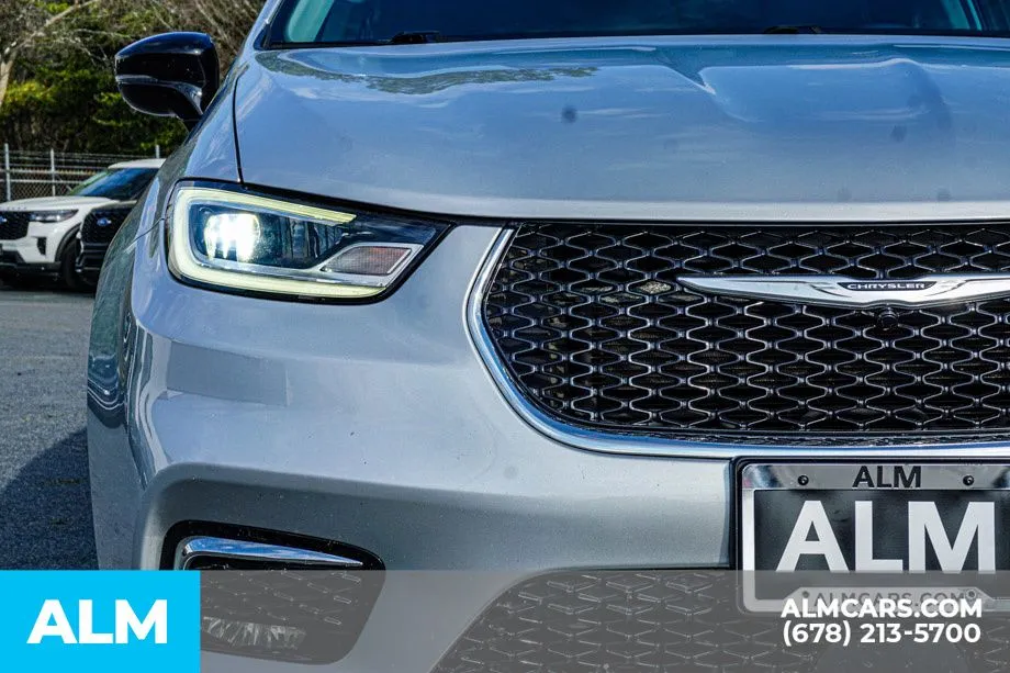 2024 Chrysler Pacifica Touring L - Photo 12