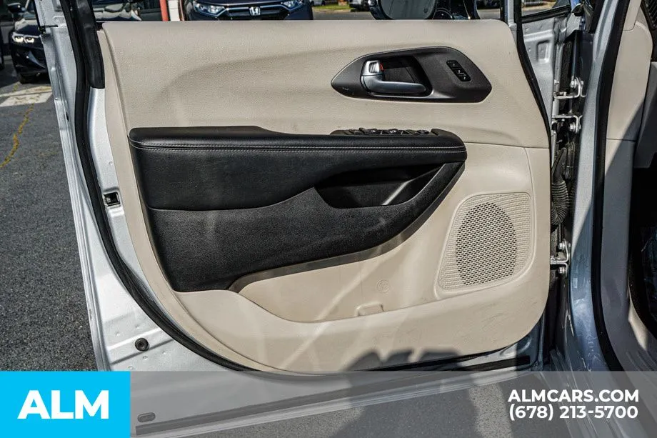 2024 Chrysler Pacifica Touring L - Photo 52
