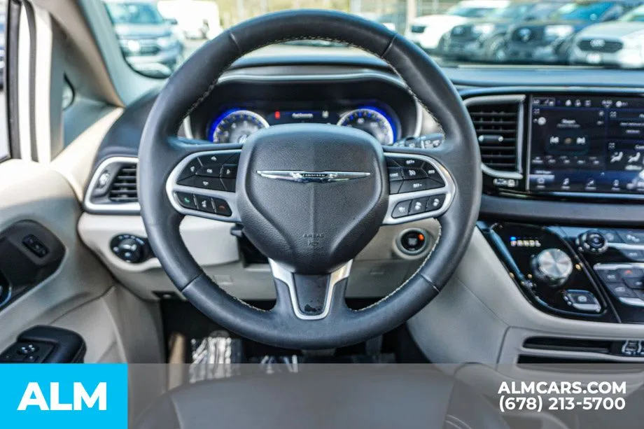 2024 Chrysler Pacifica Touring L - Photo 30