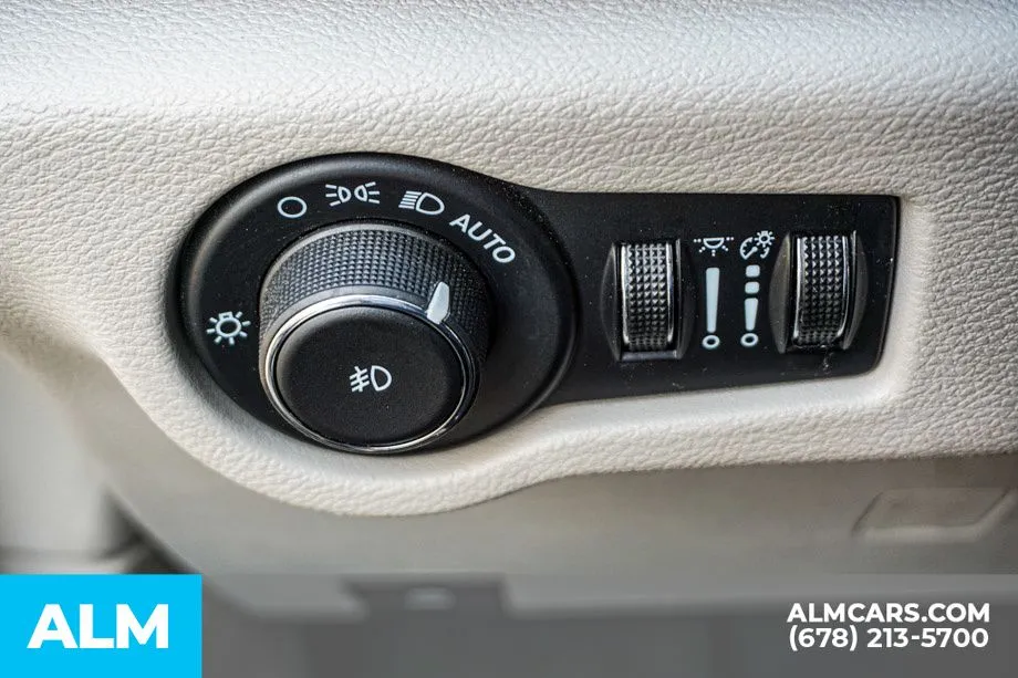 2024 Chrysler Pacifica Touring L - Photo 51