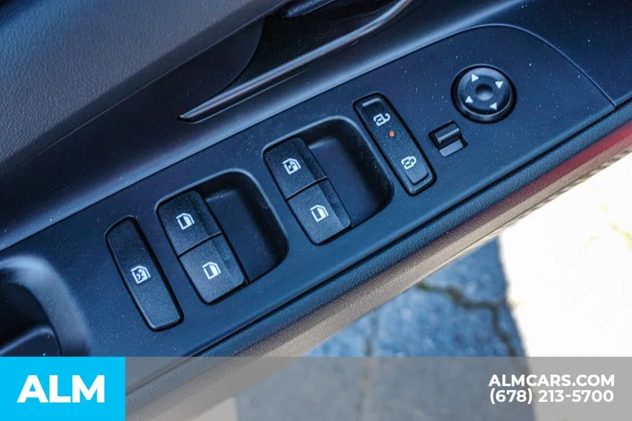 2025 Hyundai Elantra SEL - Photo 47