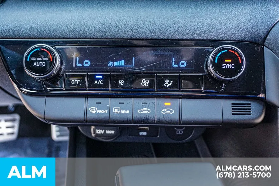 2025 Hyundai Elantra SEL - Photo 40