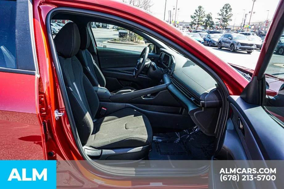 2025 Hyundai Elantra SEL - Photo 23