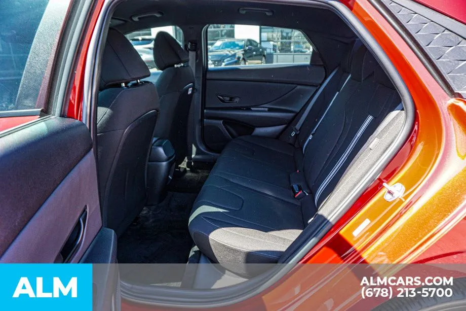 2025 Hyundai Elantra SEL - Photo 21
