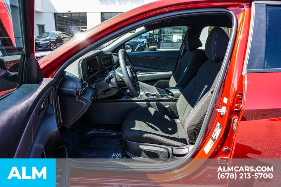 2025 Hyundai Elantra SEL - Photo 19