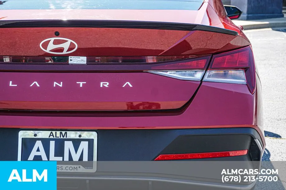 2025 Hyundai Elantra SEL - Photo 13