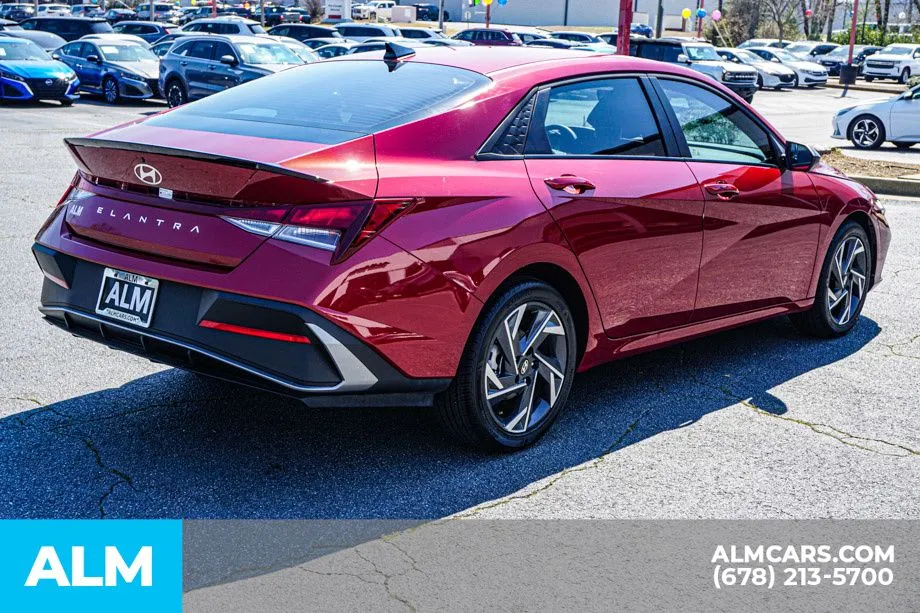 2025 Hyundai Elantra SEL - Photo 6