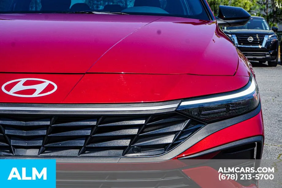 2025 Hyundai Elantra SEL - Photo 12