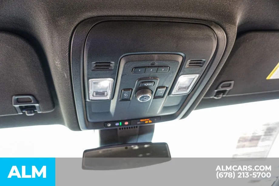2024 Chevrolet Suburban Premier - Photo 35