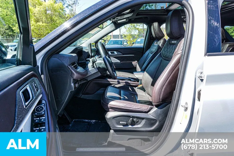 2025 Ford Explorer Platinum - Photo 19