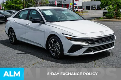 More photos of 2025 Hyundai Elantra SEL Sport at ALM Kennesaw, GA